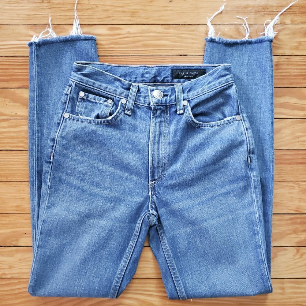 rag and bone High Waist Distressed Jeans With A Destroyed Knee And Raw Hem Sz 23